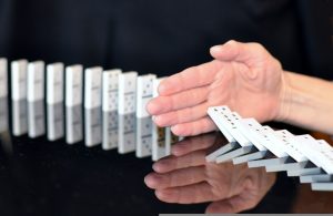 dominoes-665547_1920