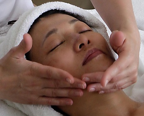 CORSO MASSAGGIO VISO LIFTING