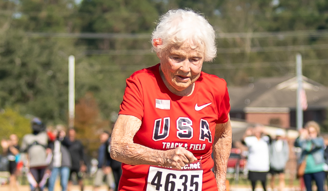 Record di velocità a 105 anni:  il trionfo di Julia Hawkins