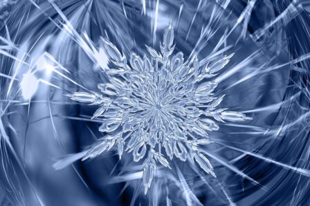 ice-crystal-2871068_1280 Foto di Gerd Altmann da Pixabay